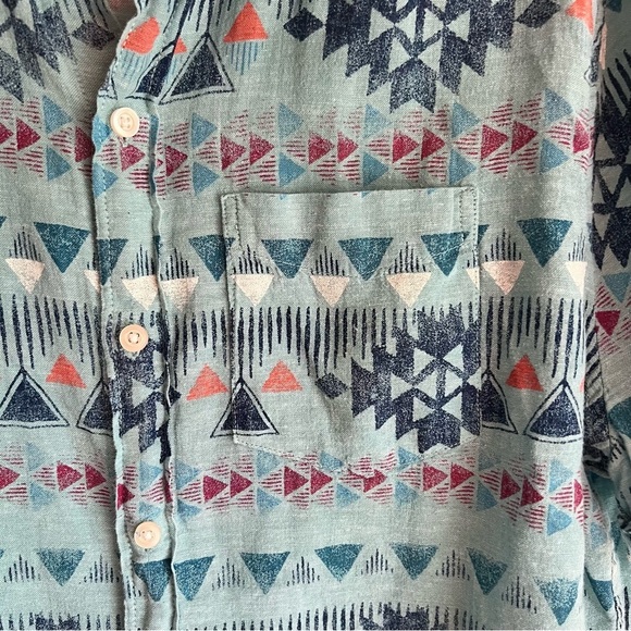 Hollister Linen Button Up Blue Geometric Aztec, Size Large - Picture 9 of 10
